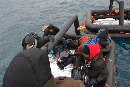 Balıkesir Açıklarında 27 Düzensiz Göçmen Kurtarılmıştır