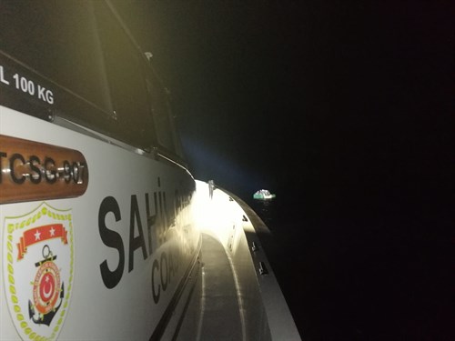 İzmir Açıklarında 36 Düzensiz Göçmen Kurtarılmıştır